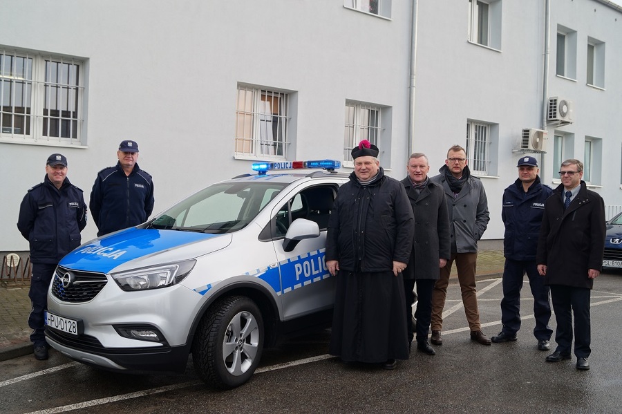 Słupca. Policjanci z wydziału prewencji otrzymali nowy radiow&oacute;z