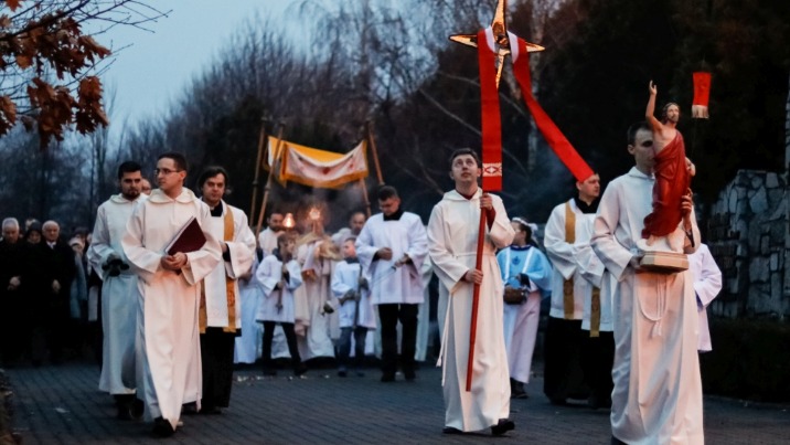 Konin. Jeszcze przed wschodem słońca rozpoczęła się rezurekcja