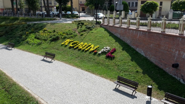 Konin kwitnie, czyli kwiatowy napis na bulwarze nadwarciańskim