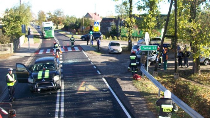 Wypadek w miejscowości Drążna. Zderzyły się dwa samochody