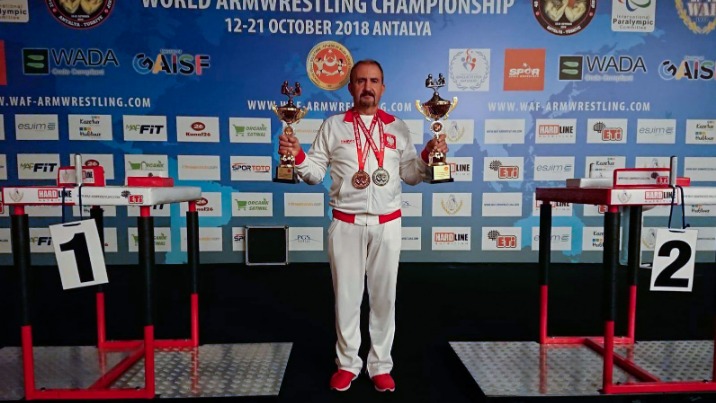 Dwa medale P. Lasoty na mistrzostwach świata w siłowaniu na rękę