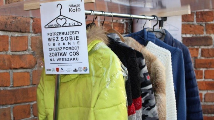 Wymiana Ciepła w Kole. Wieszaki na ubrania w czterech punktach