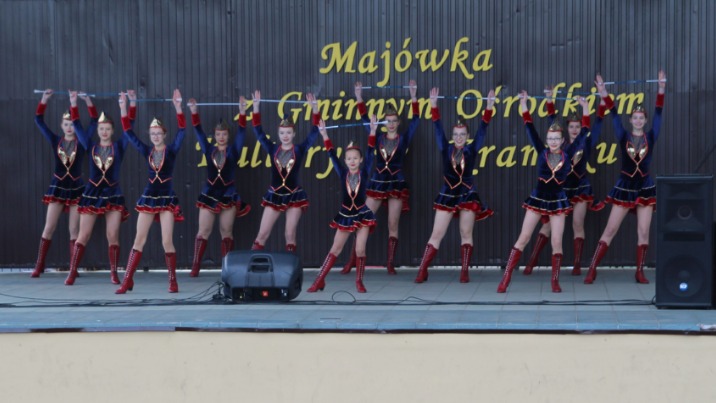 Majówka w Kramsku. Śpiewali i tańczyli dla strażaków ochotników