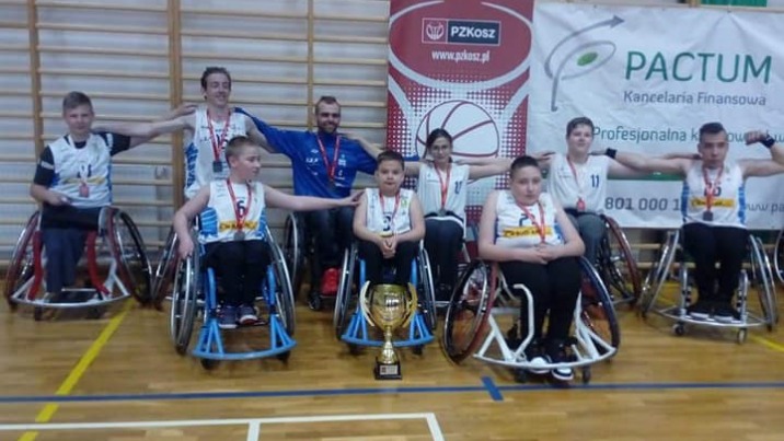 Młoda drużyna Mustanga Konin zdobyła wicemistrzostwo Polski