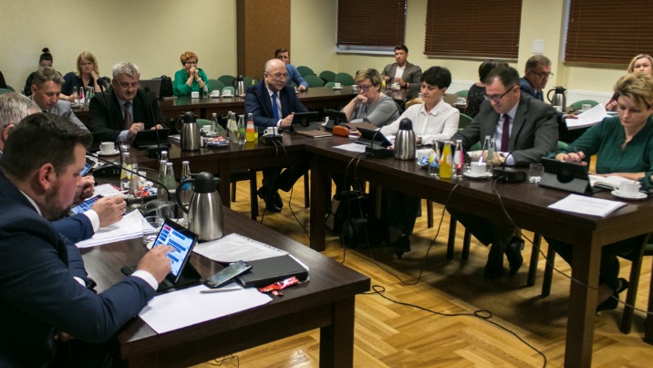 Kleczew. Nowe zasady - najpierw wniosek z grafiką, potem reklama