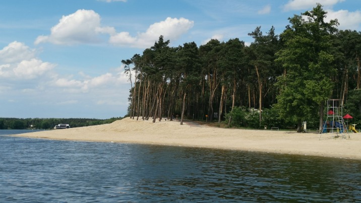Wydłużyli brzeg o ponad 400 metr&oacute;w. Nowa plaża robi wrażenie!