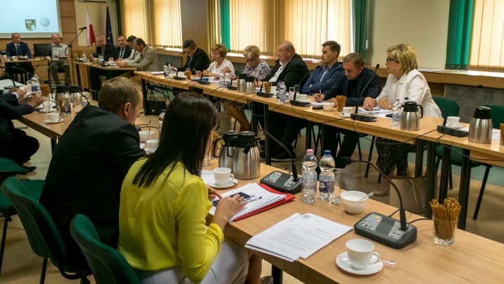 Ponad p&oacute;ł tysiąca pierwszak&oacute;w w szkołach. Powiat zdał egzamin