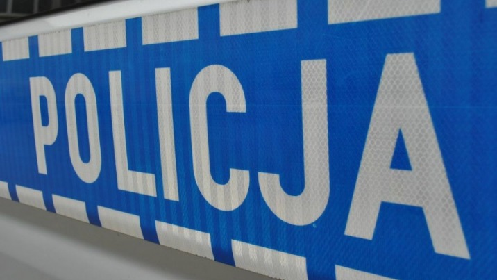 Konin. Młody mężczyzna został ugodzony mieczem samurajskim