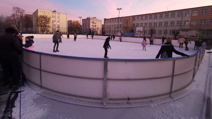 Konin. Można znowu pojeździć na łyżwach. Lodowisko otwarte!