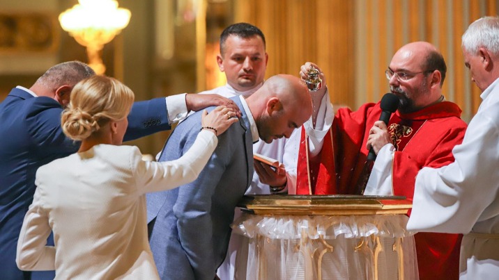 Licheń. Wstąpił do kościoła w wigilię Zesłania Ducha Świętego