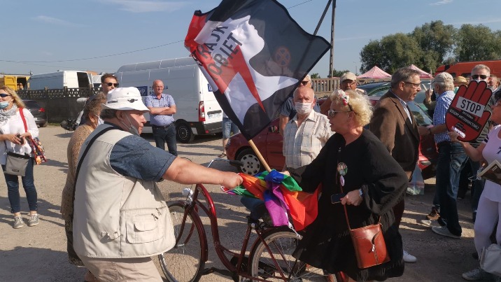 Szarpanina na konińskim bazarze przed wizytą Andrzeja Dudy