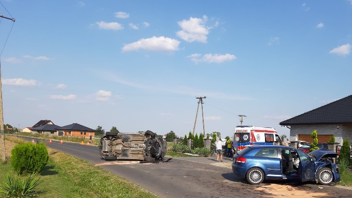 Wypadek w Sławoszewku. Cztery osoby zostały poszkodowane
