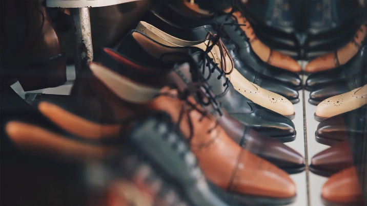 Jak wybrać organizer na buty, by zadbać o styl i porządek?