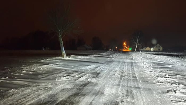 Zimowe utrzymanie dróg w gminie Wierzbinek. Gdzie zgłaszać?