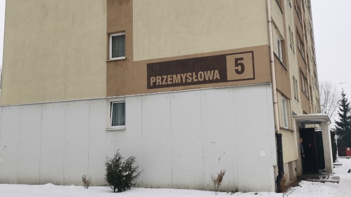 Walczą z insektami. Problemy wieżowca przy ul. Przemysłowej 5