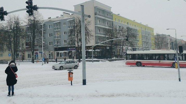 Przysypane śniegiem centrum miasta. Zobaczcie zimowy Konin!
