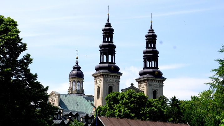 Ministerialne wsparcie dla klasztoru w Lądzie i kościoła w Kleczewie