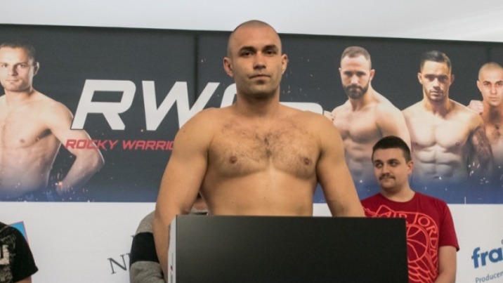 Stolarski zn&oacute;w walczył w Gromdzie. Jest pierwsza wygrana!