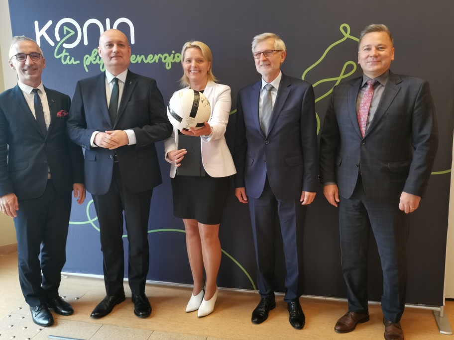 Piłka jest w grze. Dofinansowanie na przebudowę stadionu w Koninie