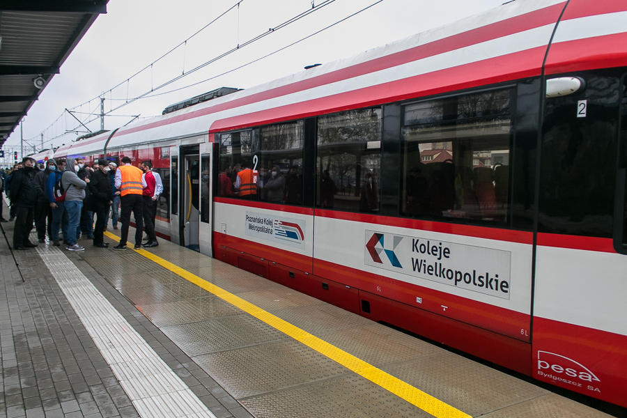 Kolej+. Proszą samorządy o pieniądze, choć linia nie będzie przez nie biec