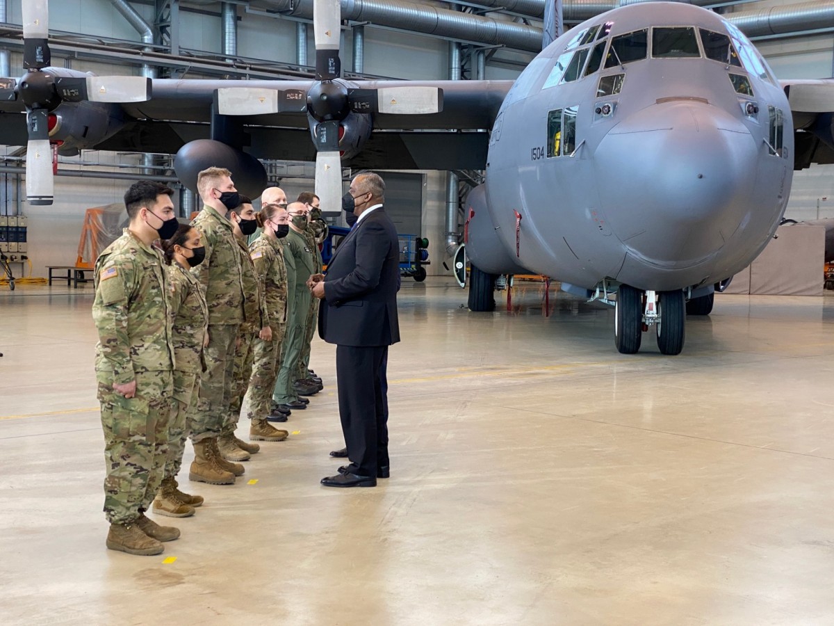 Amerykański sekretarz obrony w Powidzu