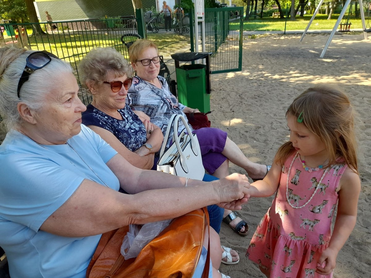 Konińskie &bdquo;Babcie potrzebne od zaraz&rdquo; w książce o starości
