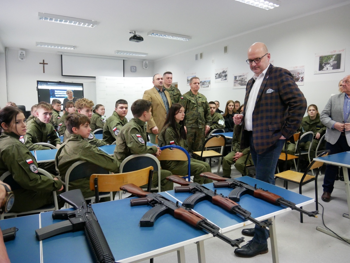 Kaczki Średnie. Będą wirtualnie strzelać. Dzięki współpracy ze stowarzyszeniem