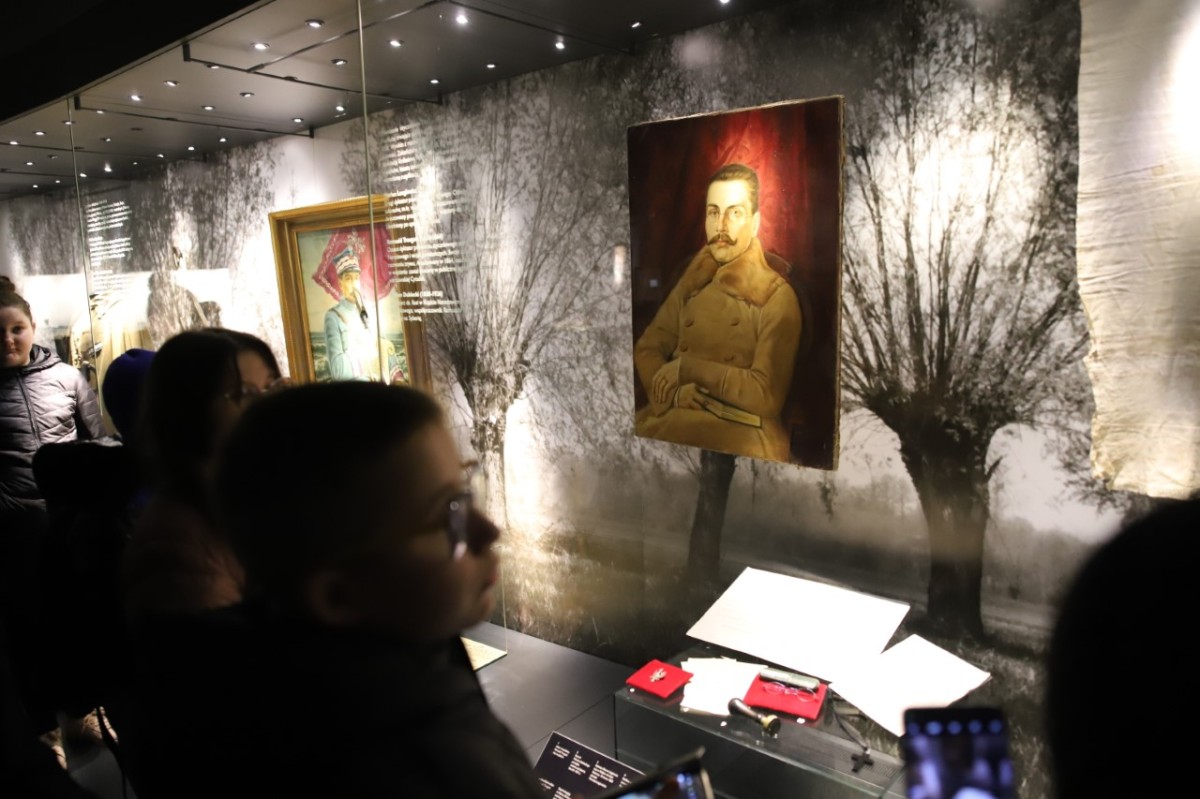 Nietypowa lekcja muzealna. Poznawali swojego patrona