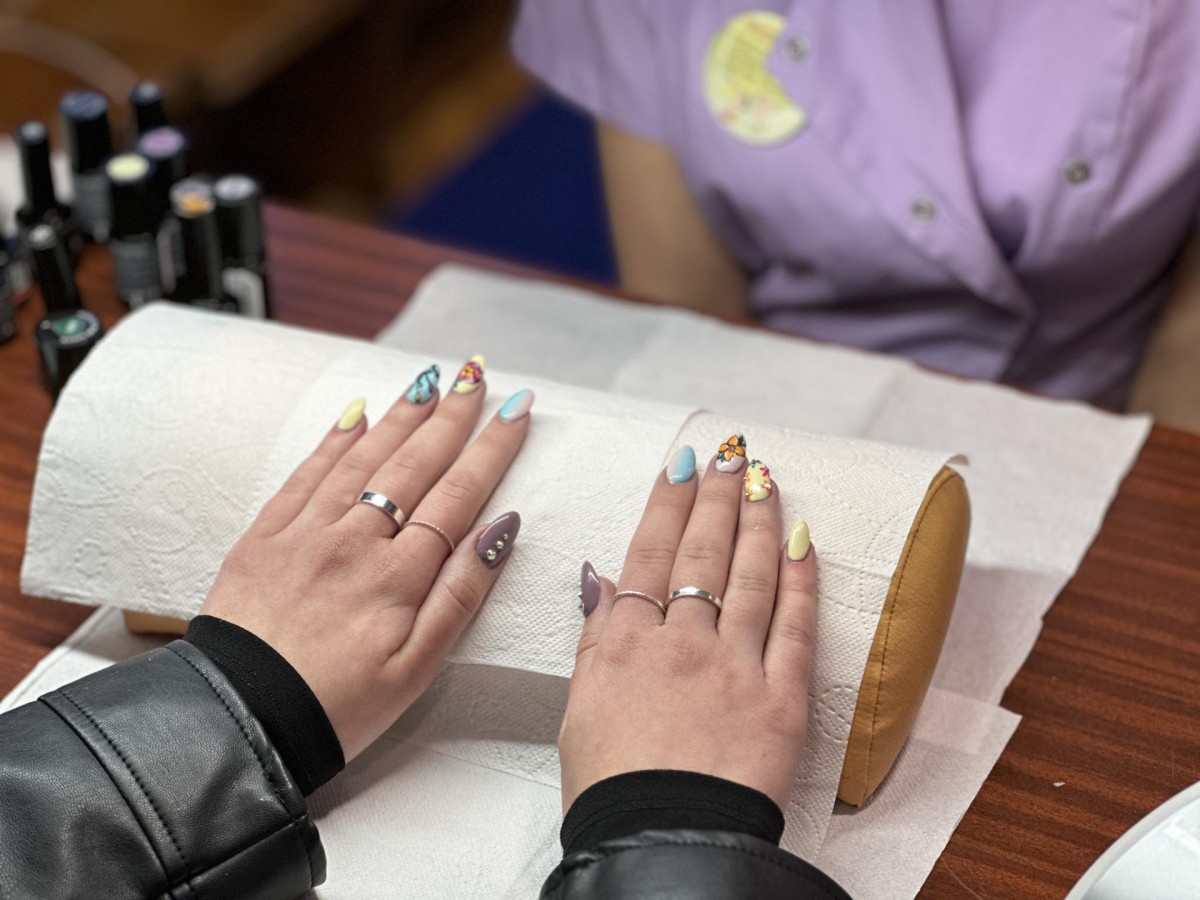 Wiosenne inspiracje. Najnowsze trendy w stylizacji paznokci