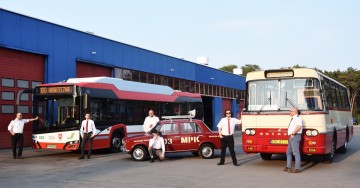Zabytkowy autobus na ulicach Konina: Odkryj uroki linii „G” sprzed lat