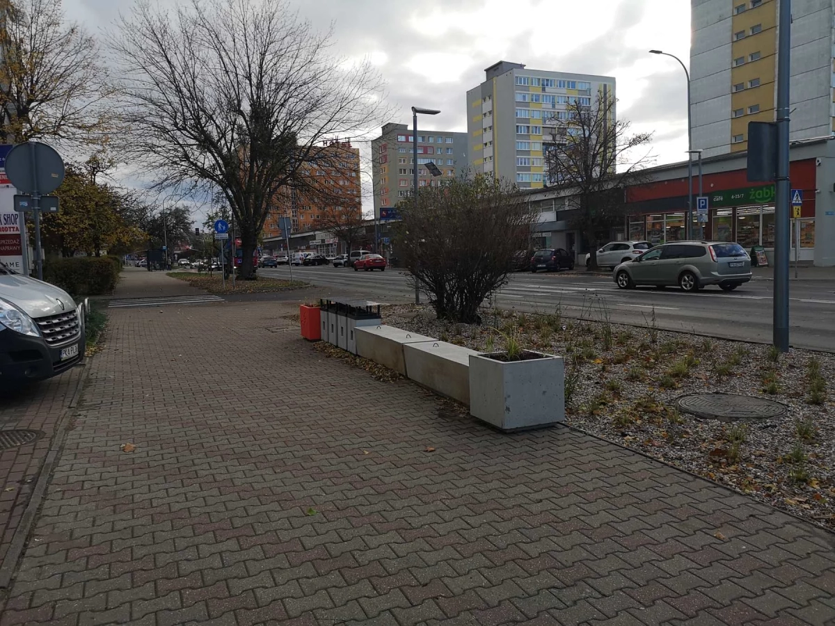 Nowe ławki znikają z przestrzeni miasta. Co się stało?