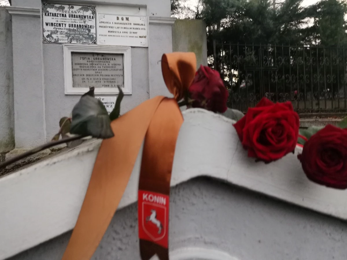 Pamiętają o Zofii Urbanowskiej. Na jej grobie zapłonęły znicze i pojawiły się kwiaty
