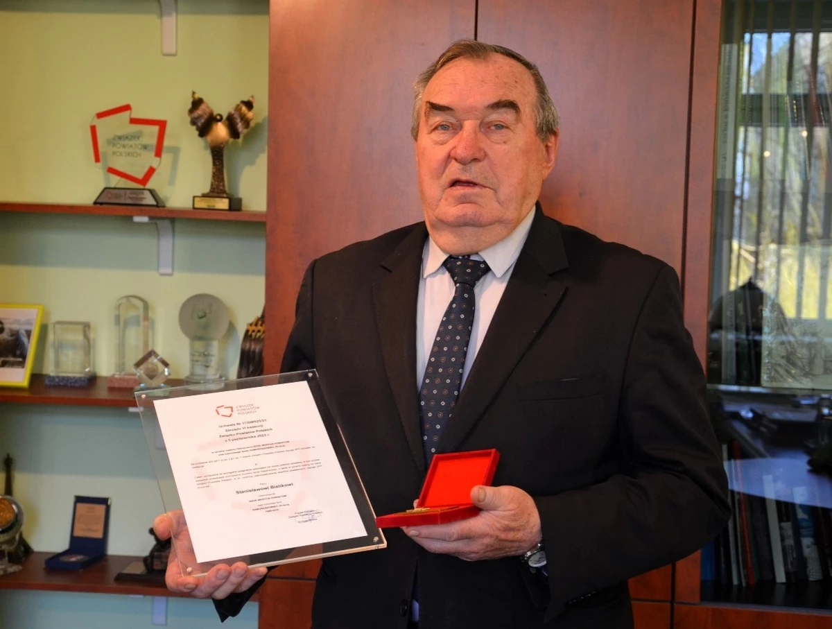 Starosta koniński otrzymał tytuł „Samorządowca 25-lecia”