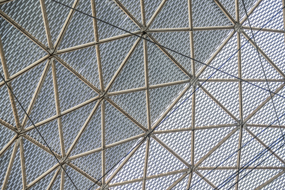 Czym są konstrukcje membranowe i jakie mają zastosowanie?