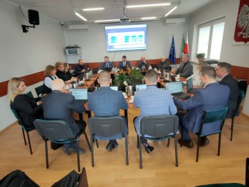 Na azbest i mikrobus dla WTZ. Uchwały Rady Gminy Krzym&oacute;w