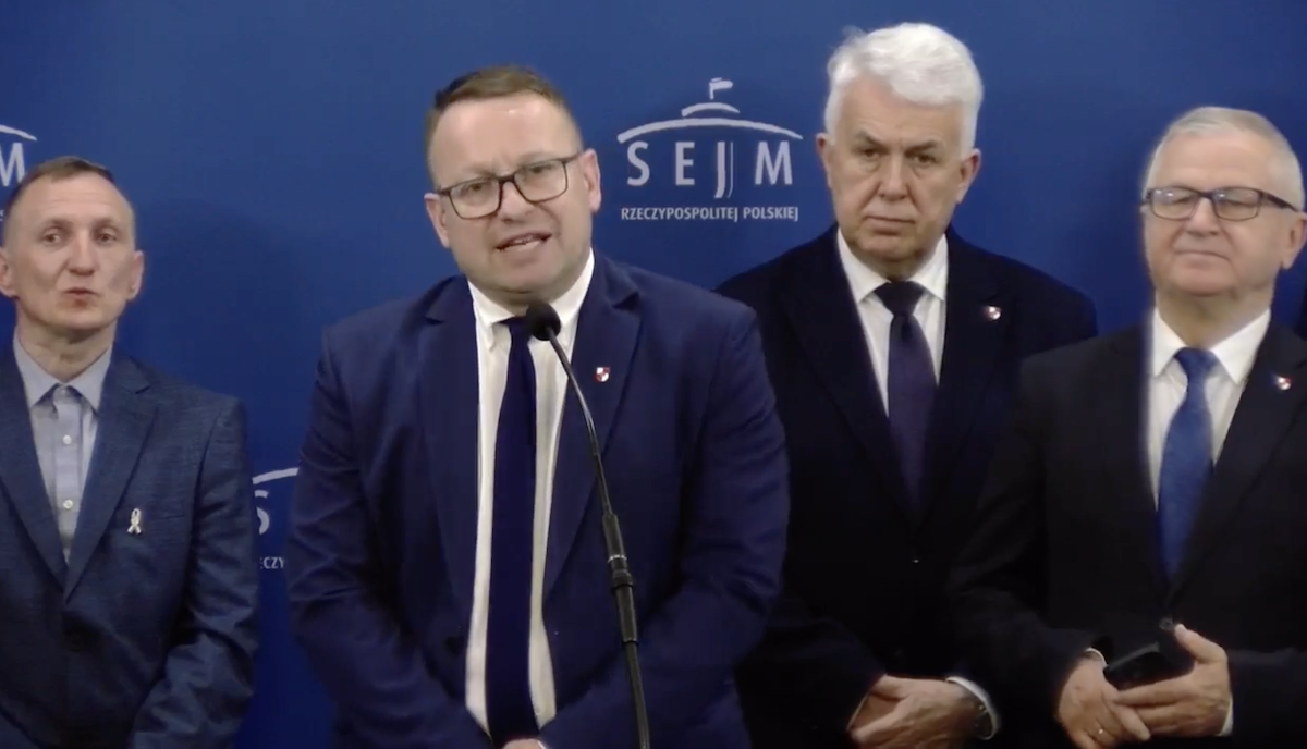 Działacze partii Brauna w Sejmie o atomie w Koninie