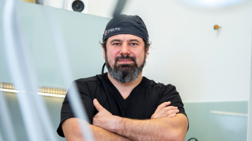 Uśmiech, kt&oacute;ry buduje pewność siebie. Ekspert o detalach, kt&oacute;re mają znaczenie