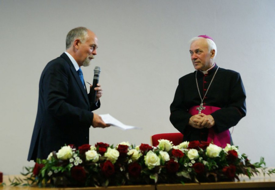 Licheń: Odznaczenie dla arcybiskupa