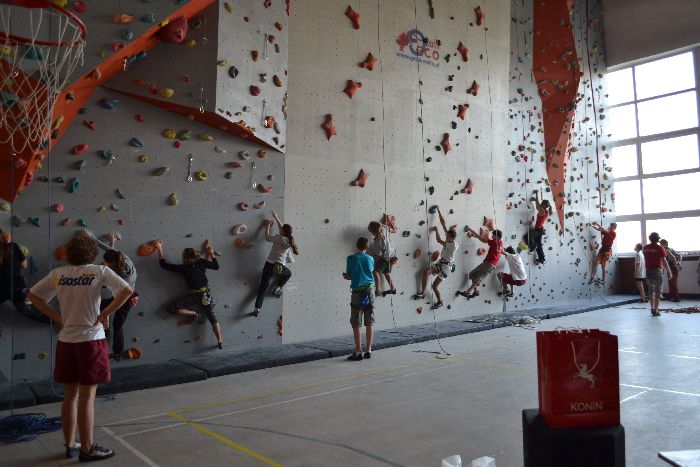 Do przodu, w g&oacute;rę