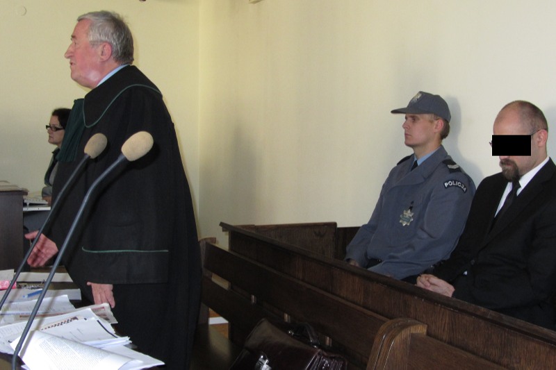 Tylko osiem lat dla ojcob&oacute;jcy