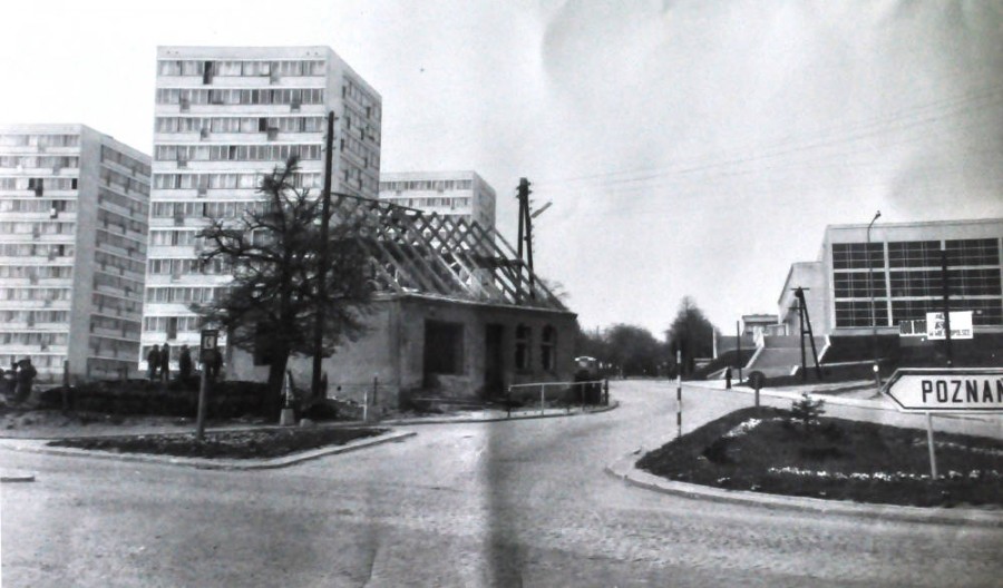 Czarna Mańka pod dębami