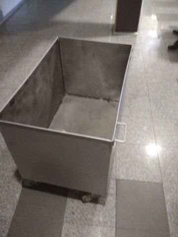 Zbiornik na mąkę, s&oacute;l, cukier itd.