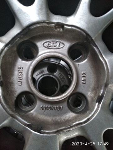 Koła kompletne Ford 4*108 R 15 ET 40 BORBET