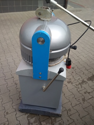 Dzielarka półautomatyczna do bułek DAUB