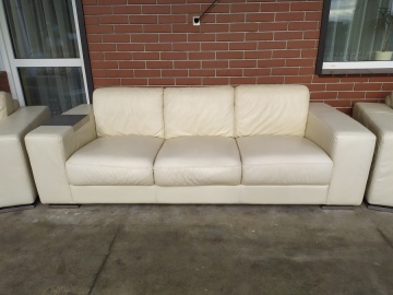 Sprzedam wypoczynek ze sk&oacute;ry