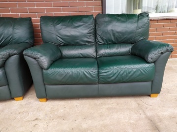 Sprzedam dwie sofy 2,3 ze sk&oacute;ry