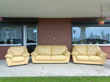 Sprzedam wypoczynek ze sk&oacute;ry