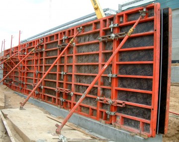 Zbrojarz, Cieśla szalunkowy DOCKA, PERII, ULMA