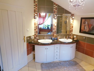 Wysokiej jakości dom w centrum Ślesina