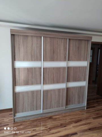 Szybko-tanio-solidnie: szafy